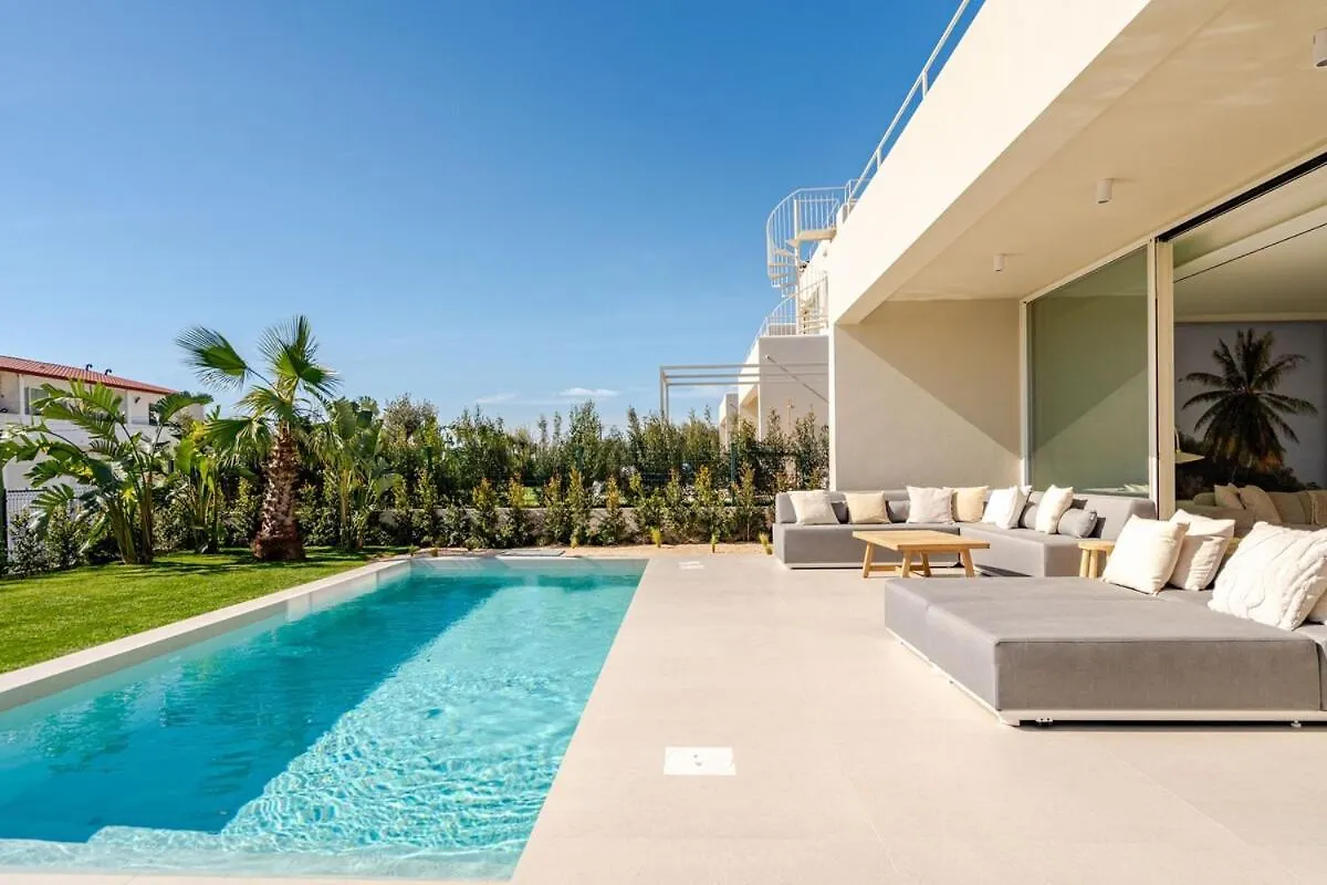 Holiday home Modern Sea View Villa, Heated Pool,Rooftop Jacuzzi Outdoor Kitchen 12Min Faro Airport Santa Barbara de Nexe