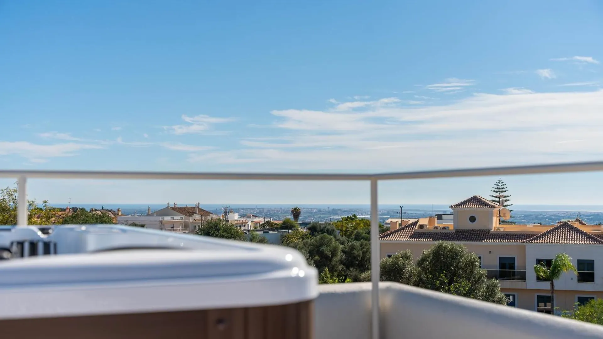 Modern Sea View Villa, Heated Pool,Rooftop Jacuzzi Outdoor Kitchen 12Min Faro Airport Santa Barbara de Nexe 0*,